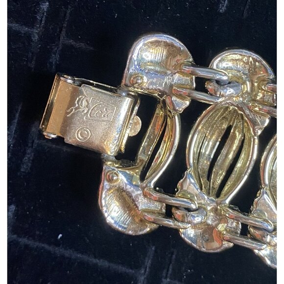 Vintage Coro Silver7.5" Gold-Tone Link Bracelet With Textured Oval Design & Fold - Picture 3 of 6